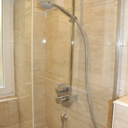 Stars Zillestrasse *