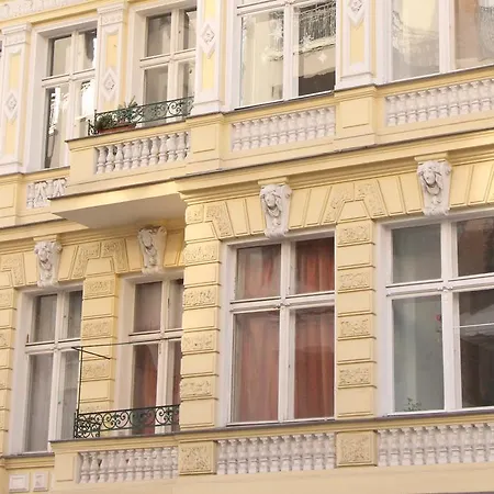 Stars Zillestrasse * Berlin